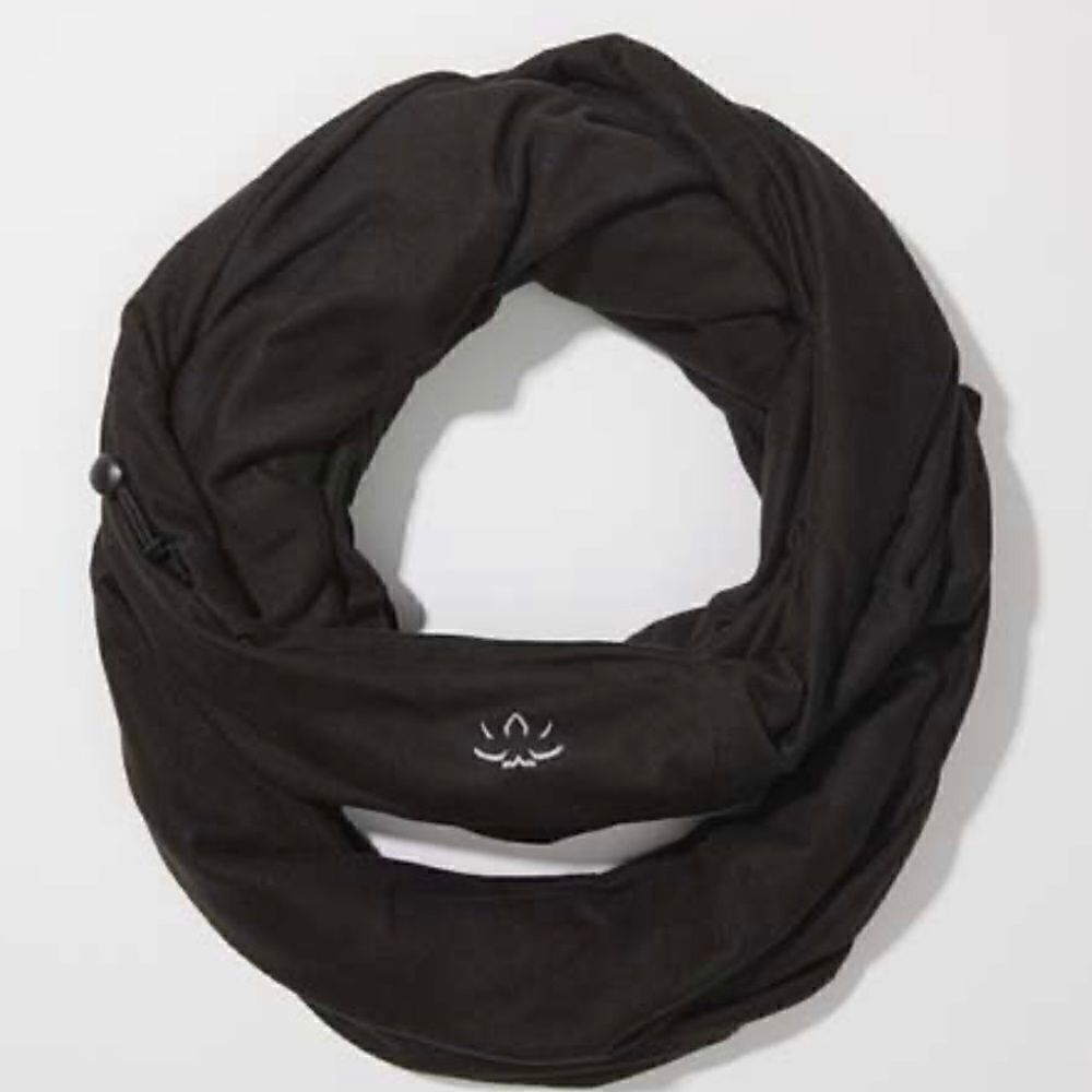 Beyond Yoga Black Infinity Hidden Pocket Scarf